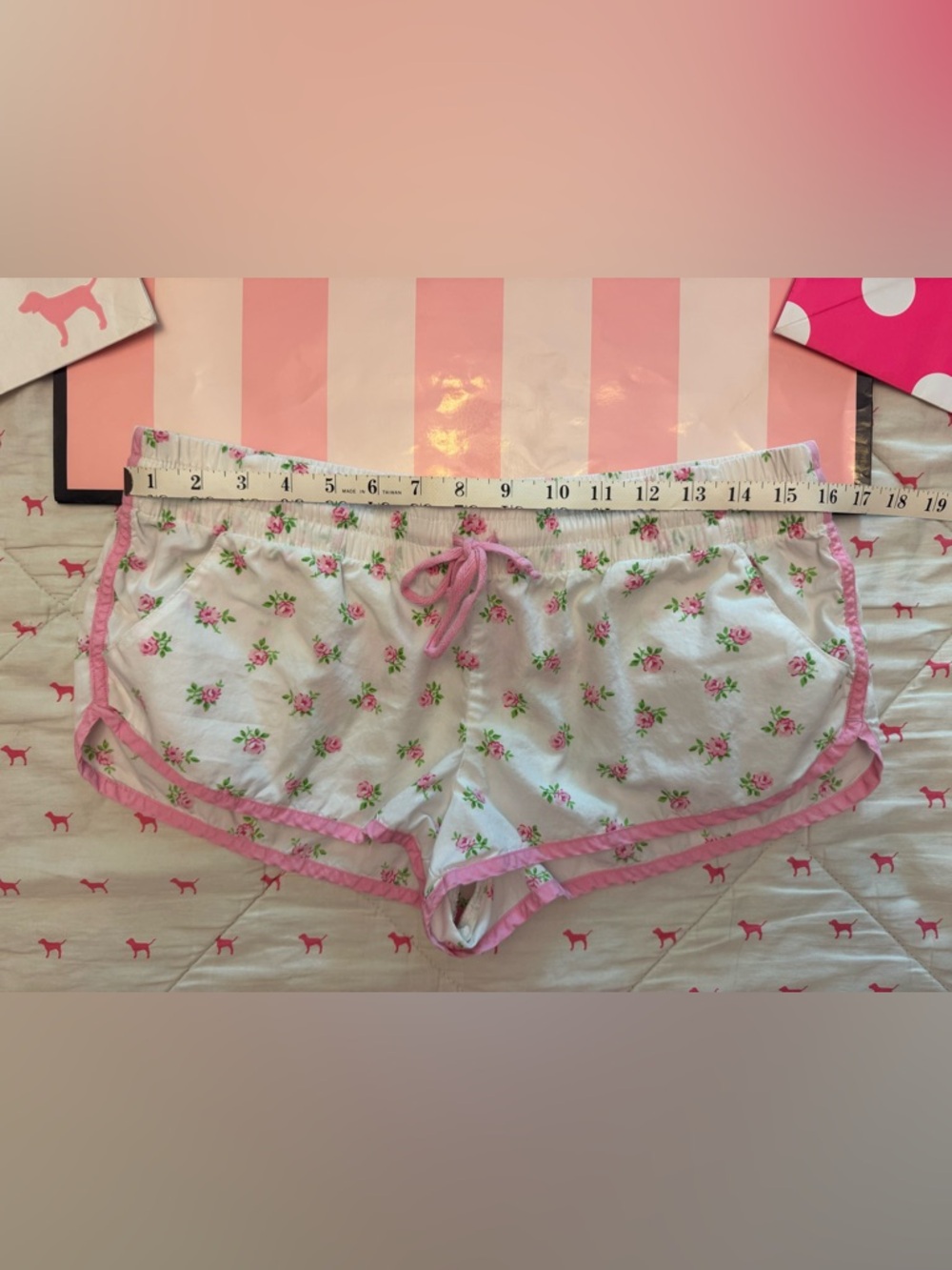 VS PINK VINTAGE Y2K SET FLORAL LOVE BOOTY SHORTS & LACE TRIM CAMI TANK TOP NWOT - Picture 12 of 13